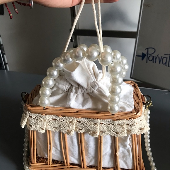 🌸Gorgeous Rare Pearl mini Bag🌼 - Picture 7 of 8